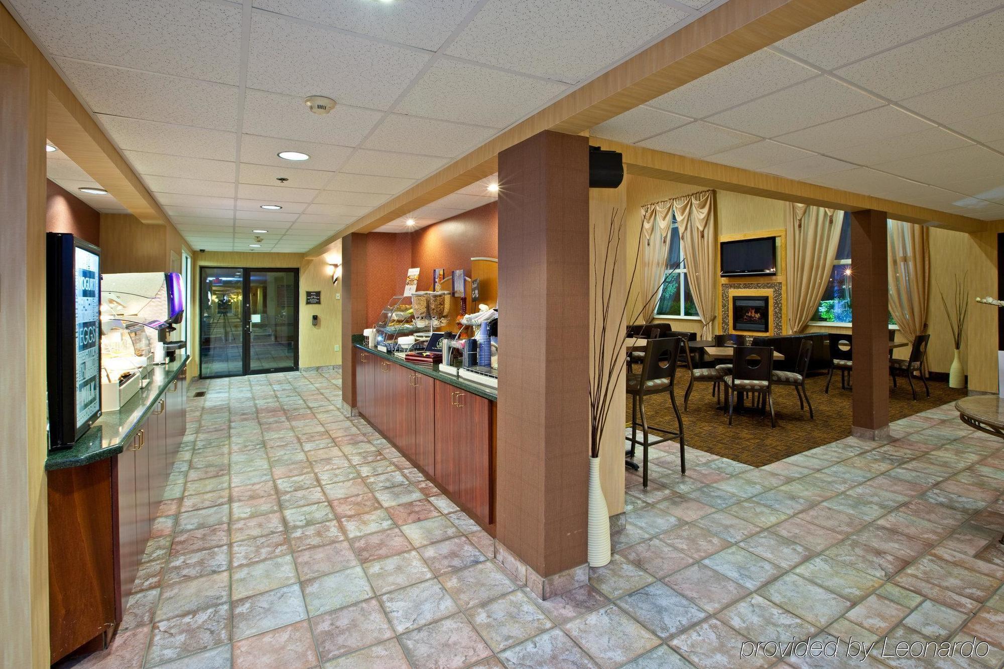 Holiday Inn Express Hotel & Suites Cincinnati-North/Sharonville Exterior photo